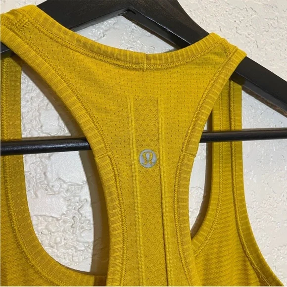 Lululemon Swiftly Tech tank top hip length - Picture 4 of 5